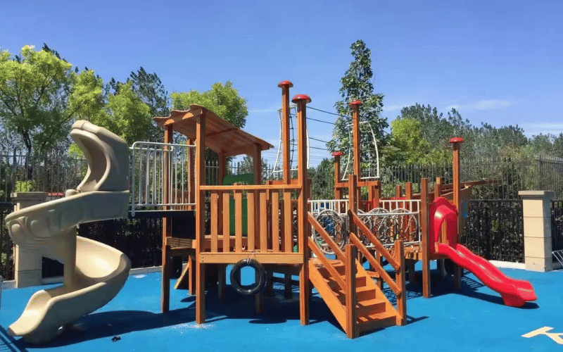 Outdoor playground equipment
